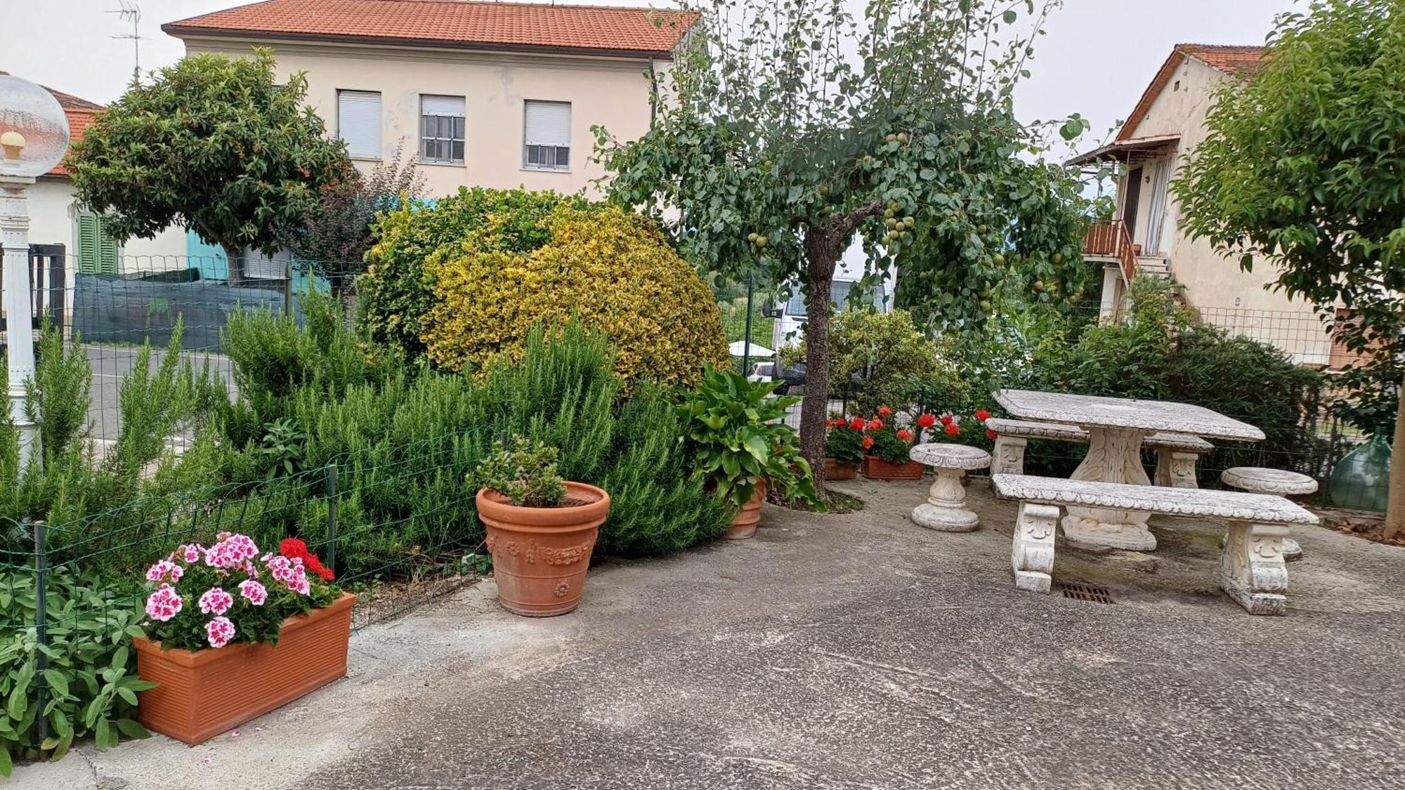 Casa Vacanze Luisa Lazzeretto Exterior foto